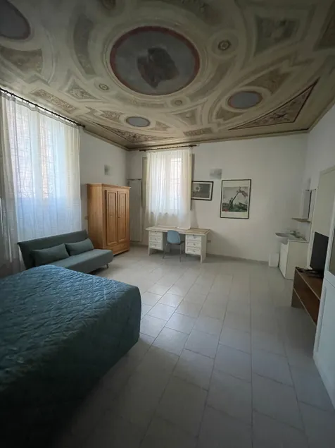 Historic apartment in the center - Image 1