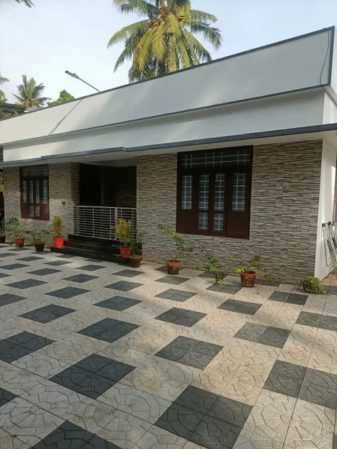 Sarovaram Guest house - Image 1