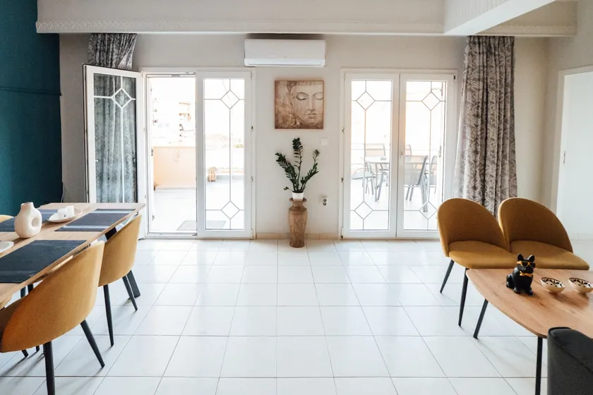 Beachfront apartment with a view - Image 1