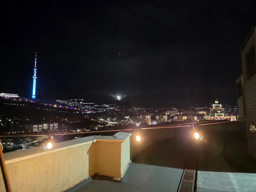 penthouse, crazy view ! private roof top! ski bus. - Image 1