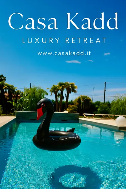 Luxury Escape with Jacuzzi & Sauna - Image 1