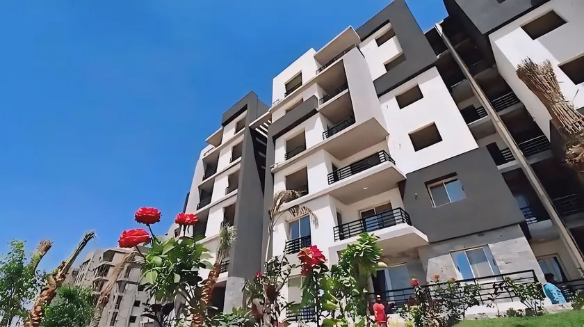 Elegant Apartment at Zayed Compound - Image 1