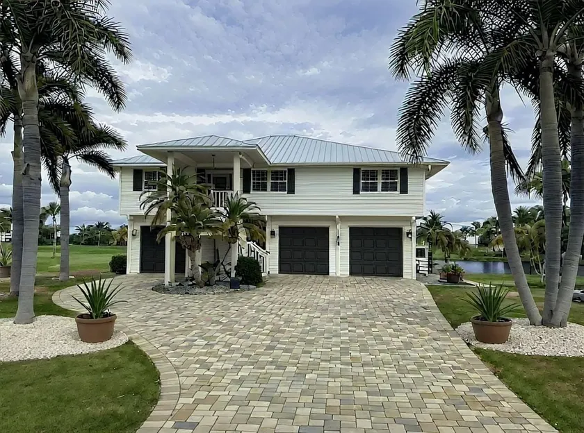 5 Star Coastal Oasis with Private Pool & Ping pong - Image 1