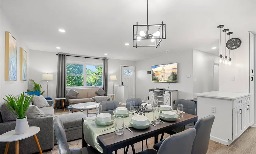 Upscale Old Town Views 3BD Lux - Image 1
