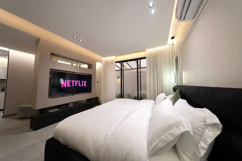 M 108 | Luxe Studio With Balcony | self-entry - Image 1
