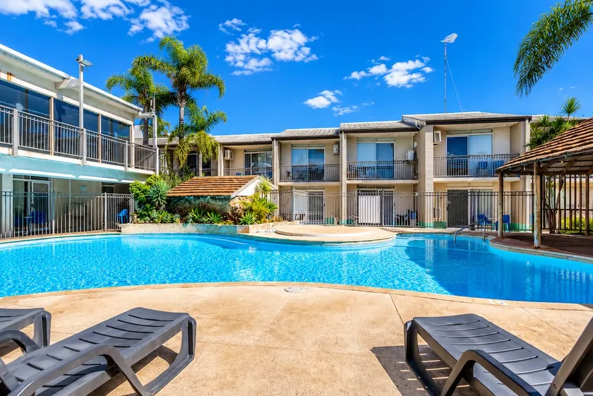Sea Breeze Apartment - Image 1