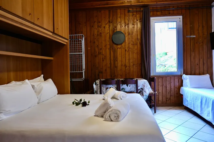 Lake Como | Brunate + Hotel Breakfast - Image 1