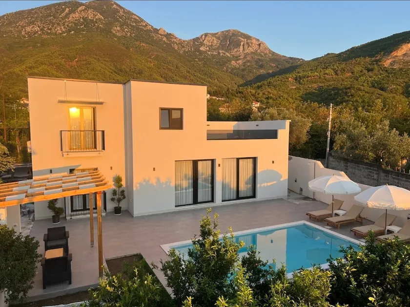 Poolside Bliss - Modern Villa - Image 1