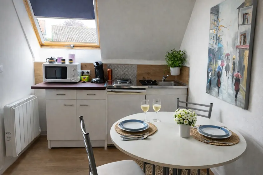 Small, cozy retreat in the countryside in a renovated farmhouse - Image 1