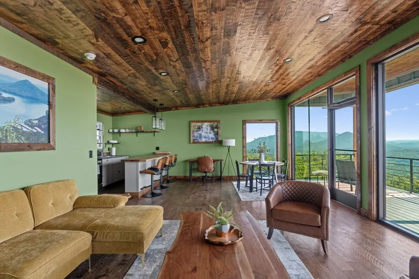 Cabin with 360° Panoramic Tower + Hot Tub - Image 1