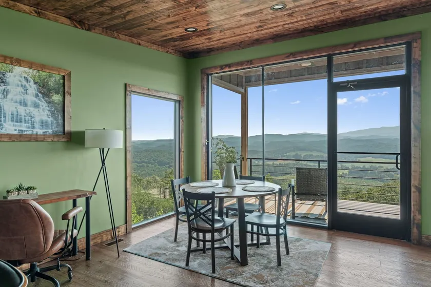 Cabin with 360° Panoramic Tower + Hot Tub - Image 1