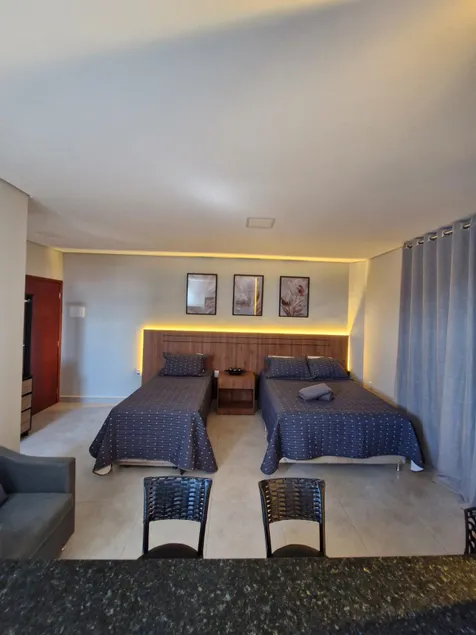 Flat near Downtown and Airport - Image 1