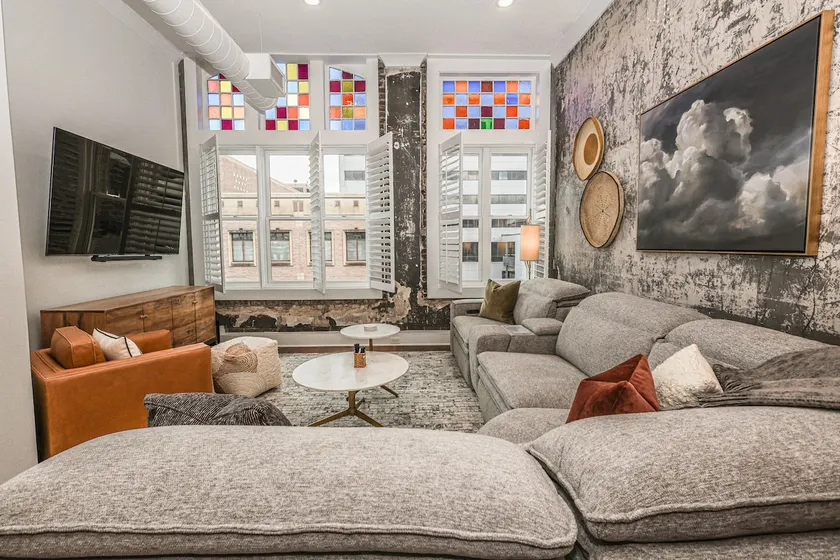 Elegant Century Residence ~ Downtown | 7 min to UT - Image 1