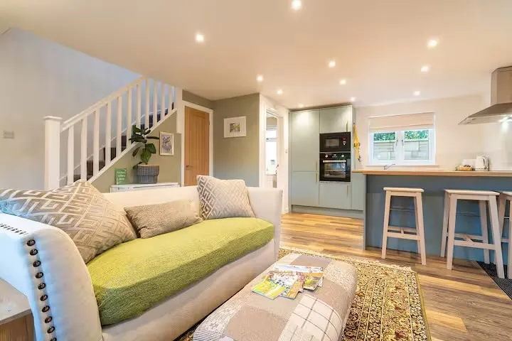 Stylish Cottage in Bourton-on-the-Water | Walkable - Image 1