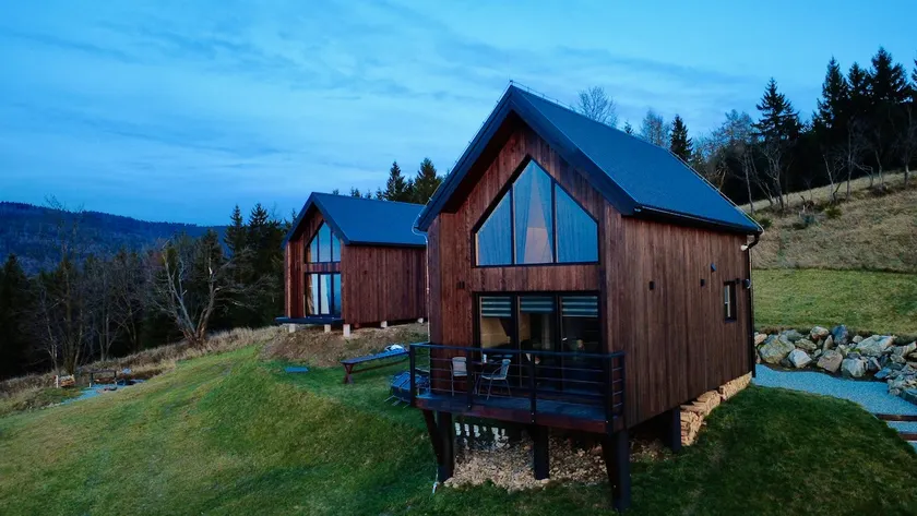 VISTA Vacation Homes - Premium w/ Private Hot Tub - Image 1