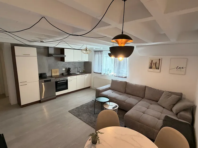 2-room basement apartment - Image 1