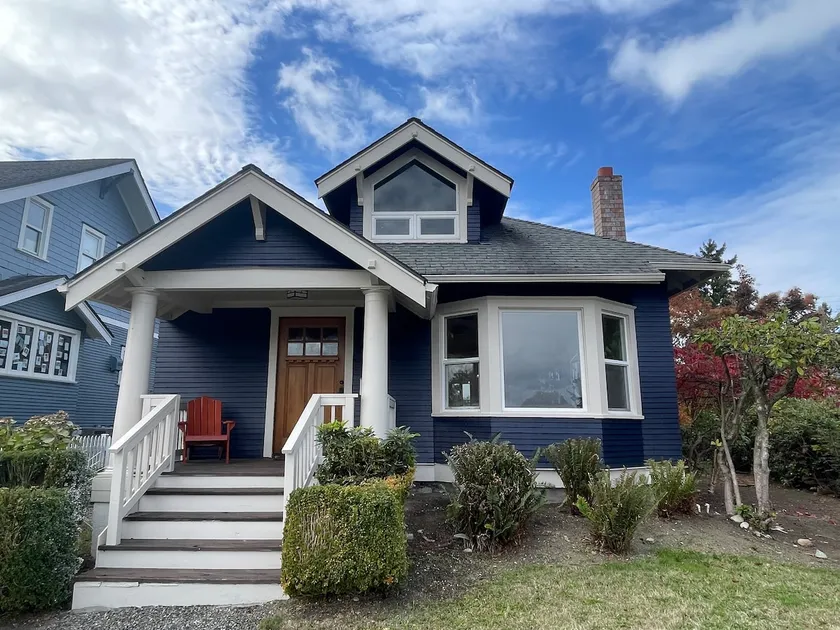 The Tacoma Gem: Vintage Charm, Modern Comfort - Image 1