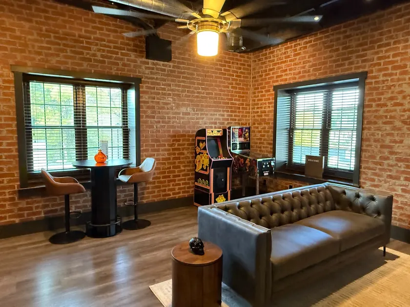 Loft in Historic Downtown - Image 1