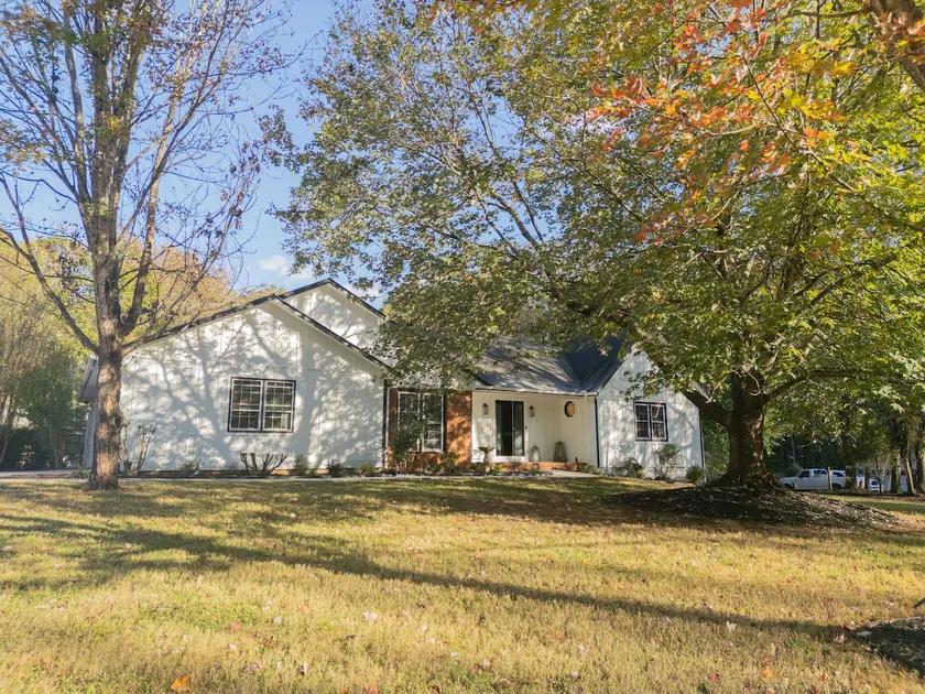 Spacious 3BR Retreat | Heated Pool | Chefs Kitchen - Image 1