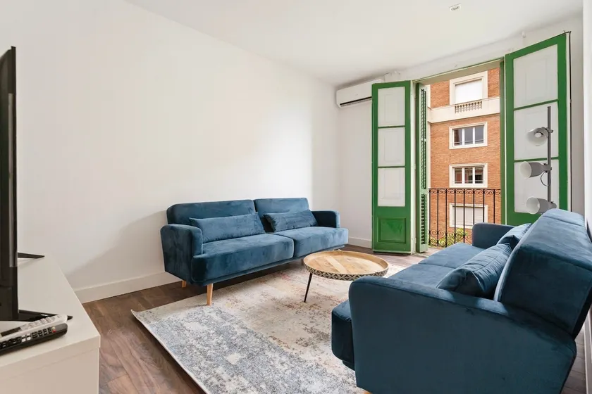 Muntaner Apartments - Image 1