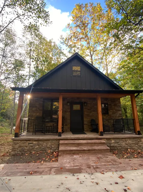 Walnut Cove Cabin Lakeside Recreation & Relaxation - Image 1