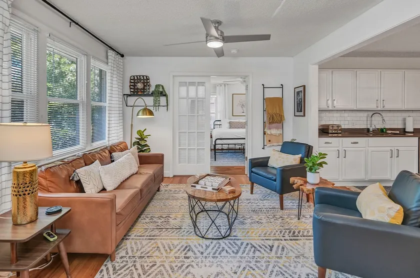 Park St Haven 4BR with Patio - Image 1