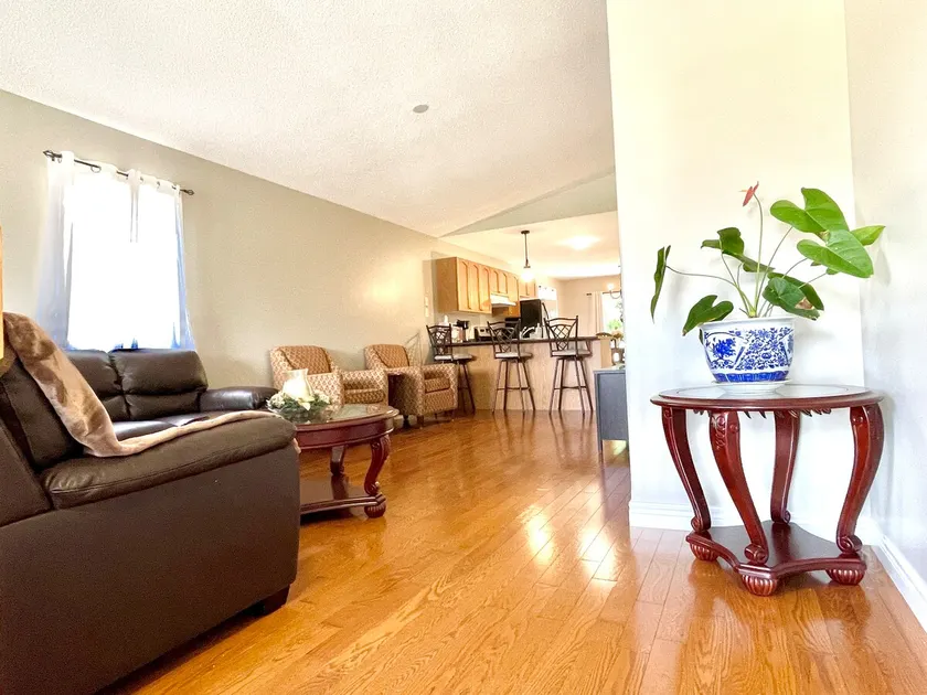 Loon ave cozy nest-Main - Image 1