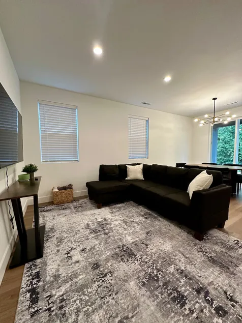 Modern Cottage - Image 1