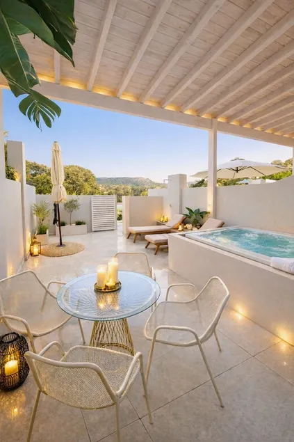 Ivy at marev suites with Private Jacuzzi - Image 1