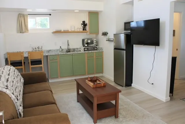 Newly Renovated Studio By Denver - Image 1