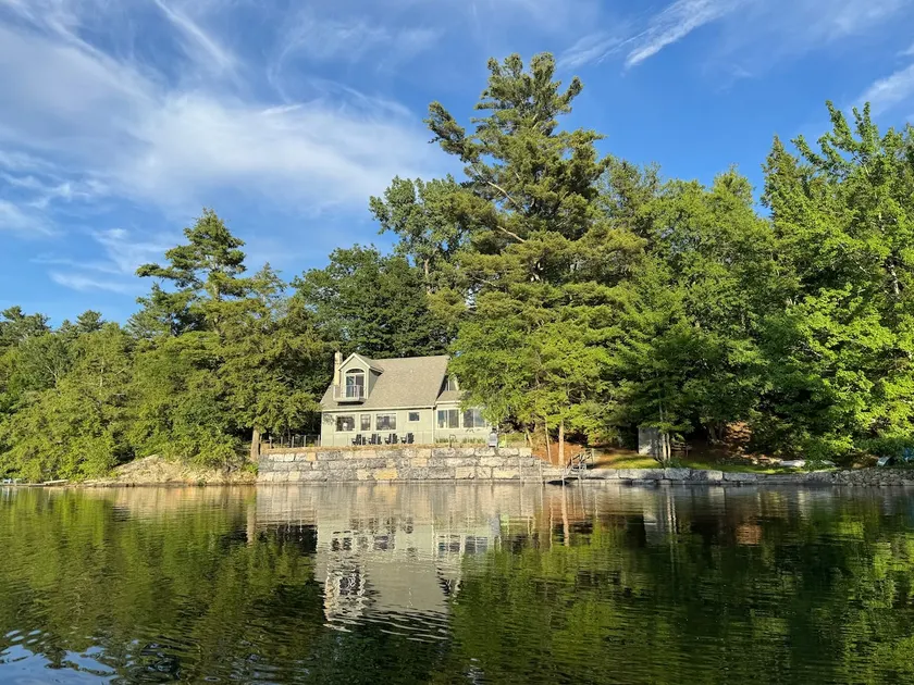Gorgeous lakefront home close to Burlington! - Image 1