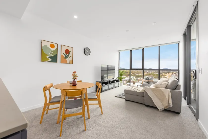 Cosy Woden Apt Near Canberra Hospital,Transport - Image 1