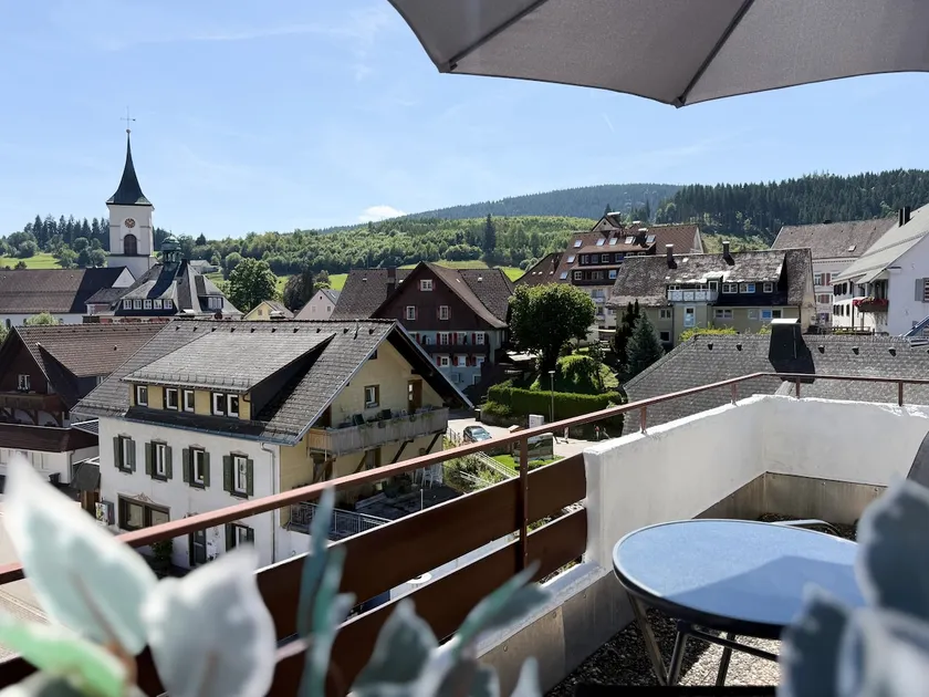 Top penthouse with large balcony and dream views - Image 1
