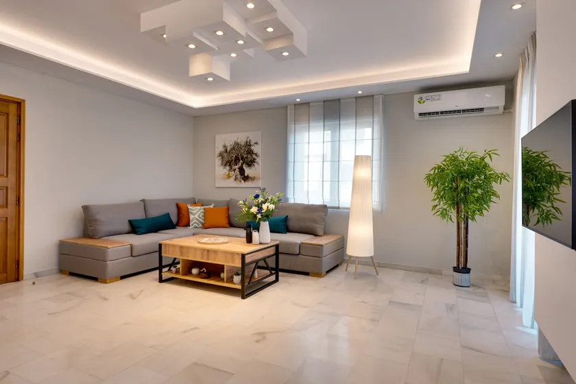 Spacious Modern 3BD Apartment - Image 1