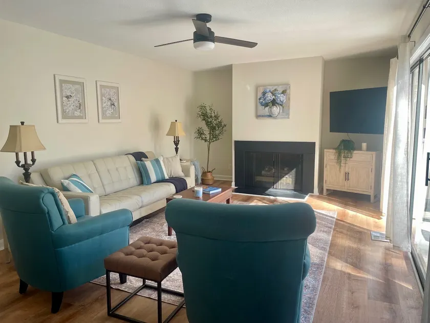 Terrific 2 Bedroom Townhome - Image 1