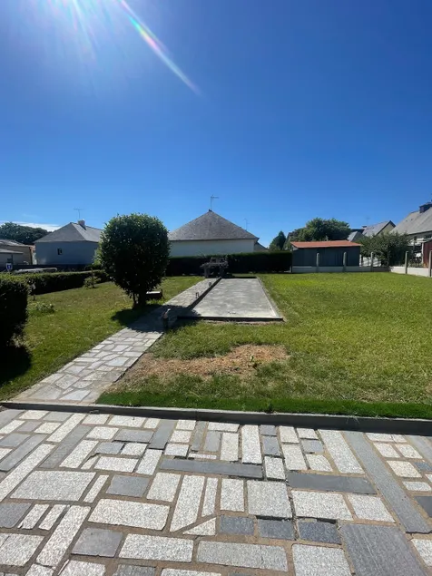 Maison 4 ch, jardin & dino, 5 min Fougères - Image 1