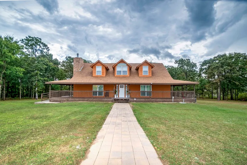 Family & Team Retreat | Sleeps 14 | Pond + Arcade - Image 1