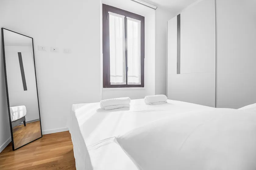 Modern Apt 2min from Station [Centro Monza] - Image 1