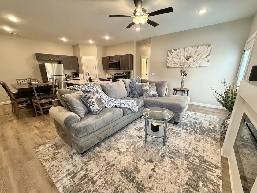Cozy Modern Haven w/ Fireplace & Open Kitchen - Image 1