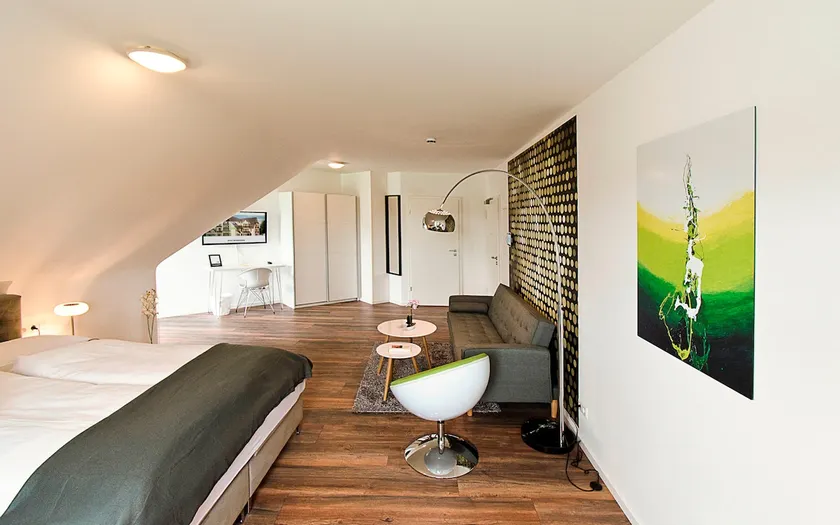 Comfort Suite Apartment mit Sofa - Image 1
