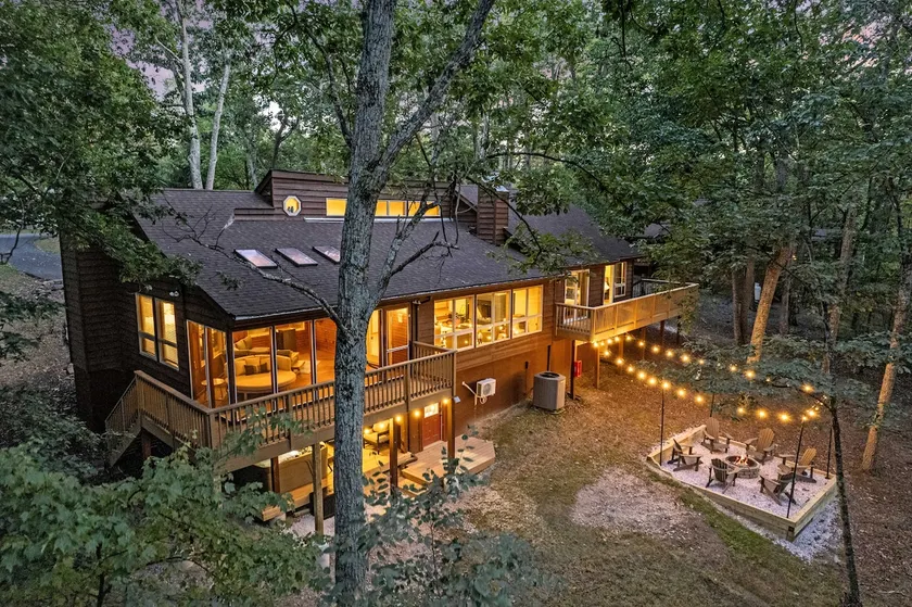 4BR Cabin | HotTub | GameRm | FirePit | PoolAccess - Image 1