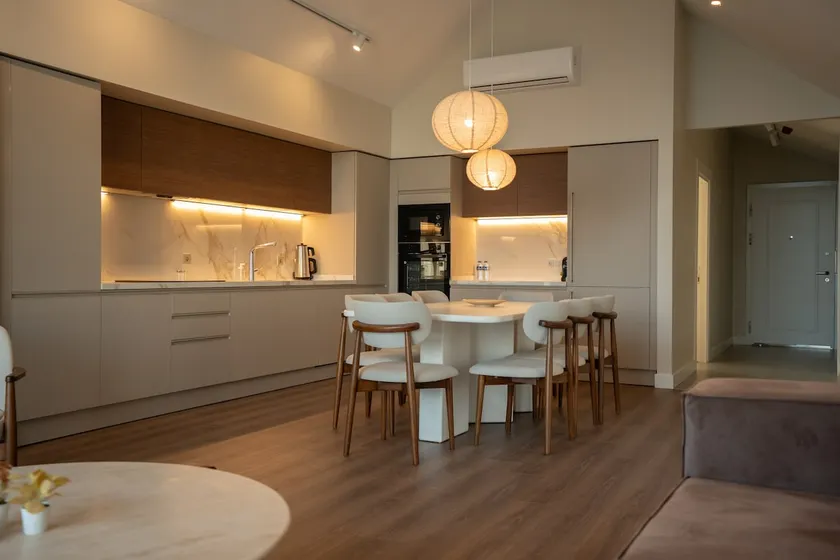 3+1 Apartment with Balcony and Sea View - Image 1