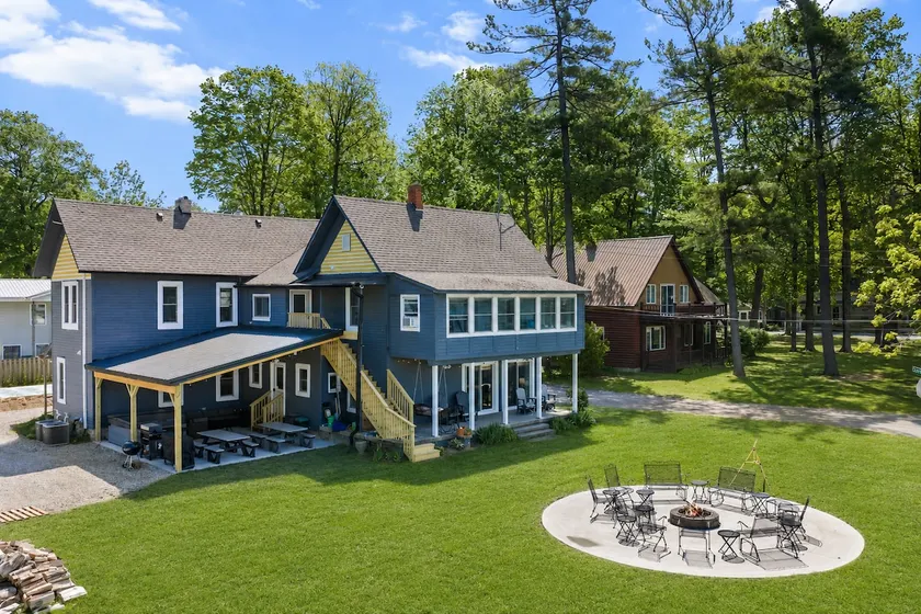 Sleeps 28+ 19Bed 4Bth 2 Kitchens Hot Tub Game Room - Image 1