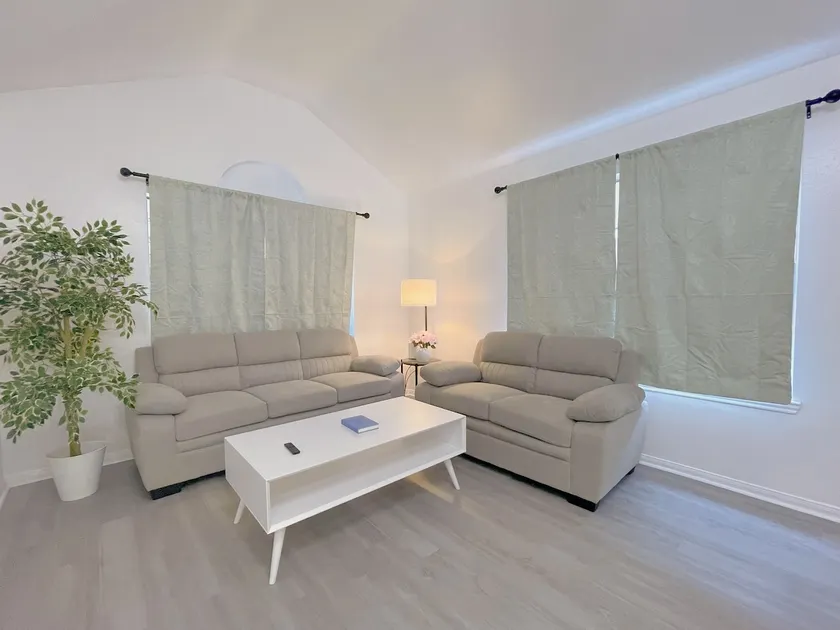 Happy home - Image 1