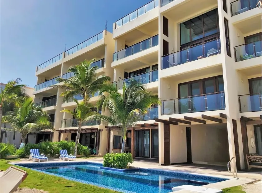Beautiful beachfront 2 bedroom + 1 free bike U6 - Image 1