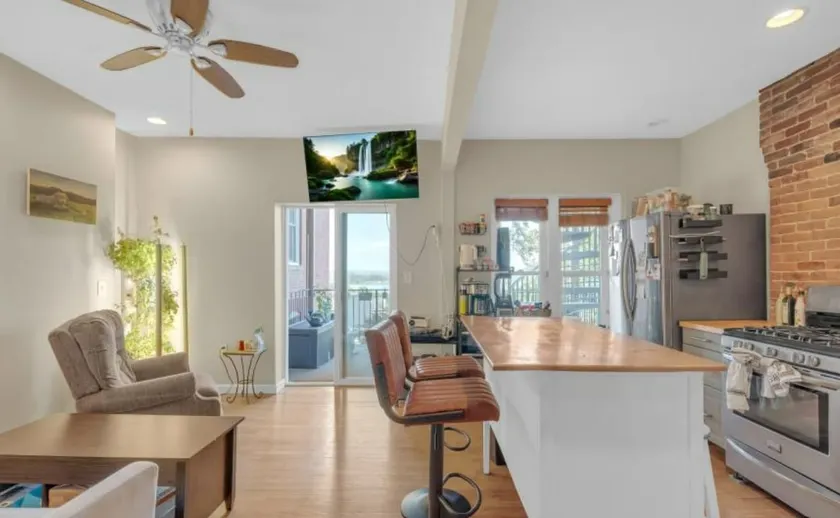 2-Floor 2-bedroom Harbor View - Image 1