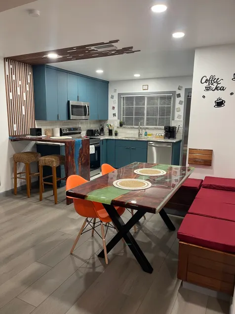 Modern Manatee Getaway - Image 1
