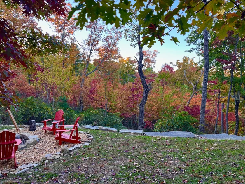 Nature lovers! Trail, view, privacy, & hot tub - Image 1