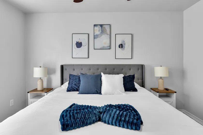 The Sunset Suite 3Bd|2Bath|Att Garage|Pvt Yard - Image 1
