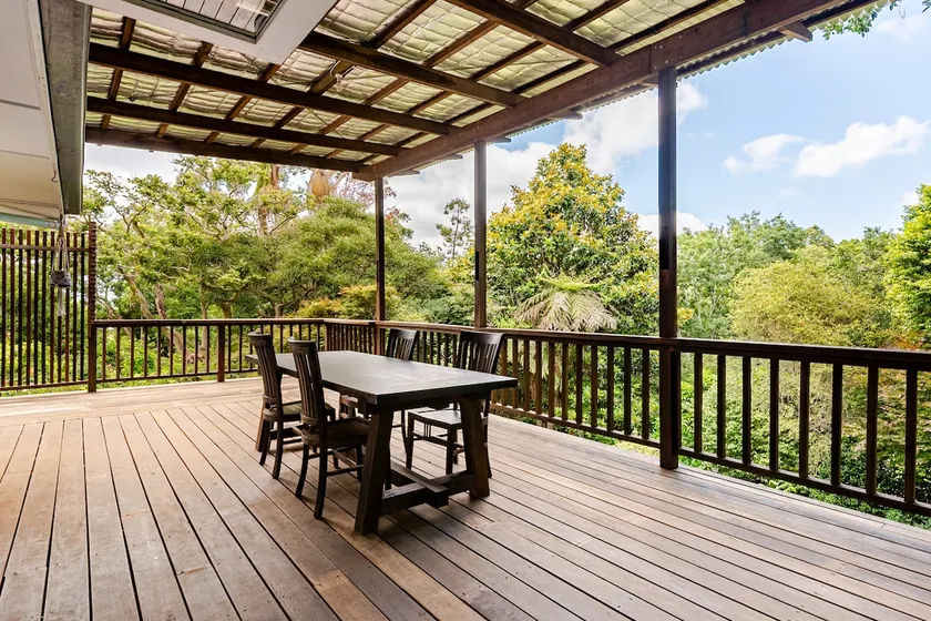 Sculptor's Cottage – Walk to Rainforest & Cafés - Image 1